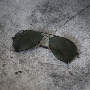 Black Polarized Ray-Ban Aviators